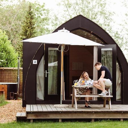 Pod Huisje Met Hottub Докьом Екстериор снимка