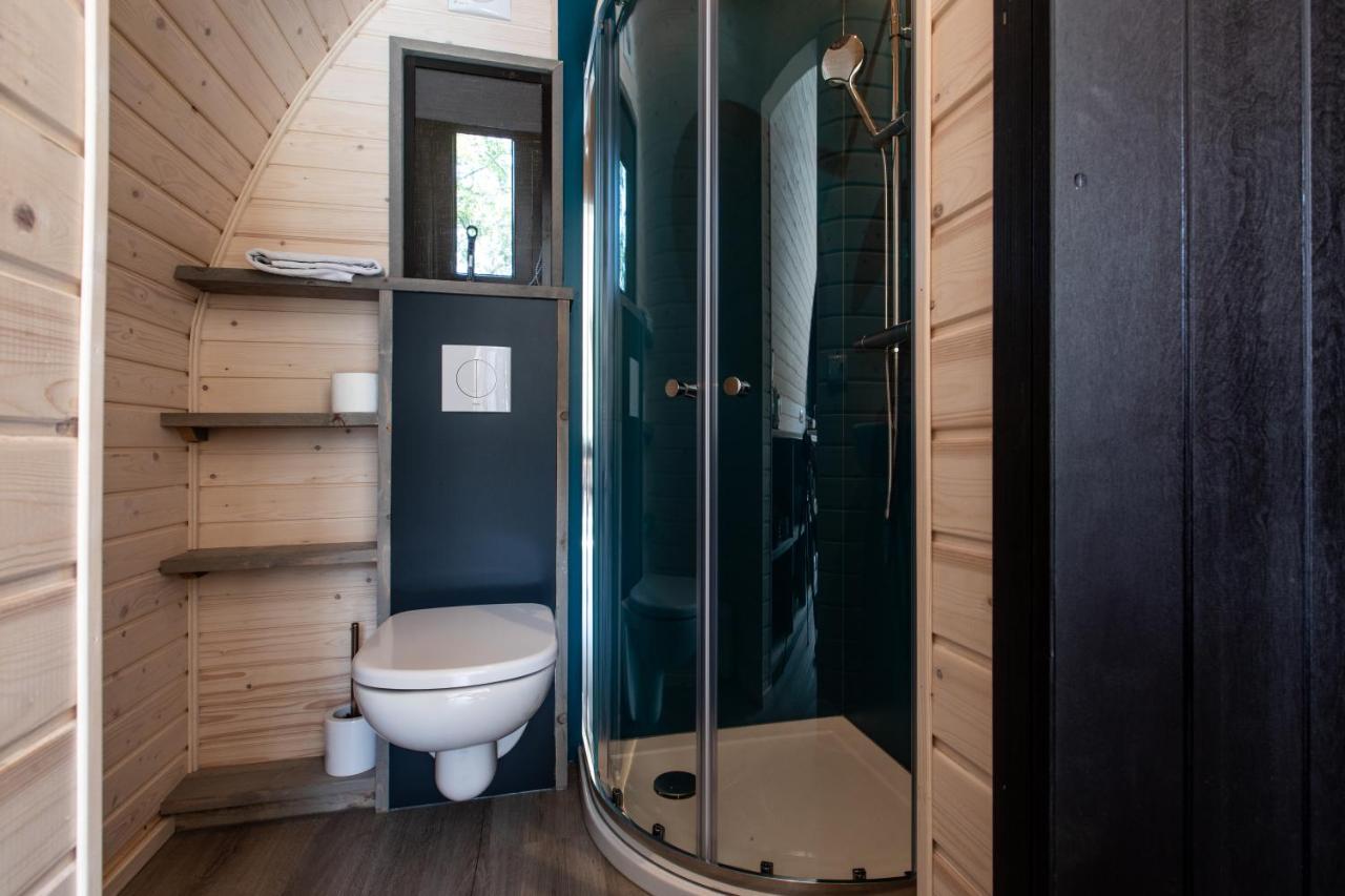 Pod Huisje Met Hottub Докьом Екстериор снимка