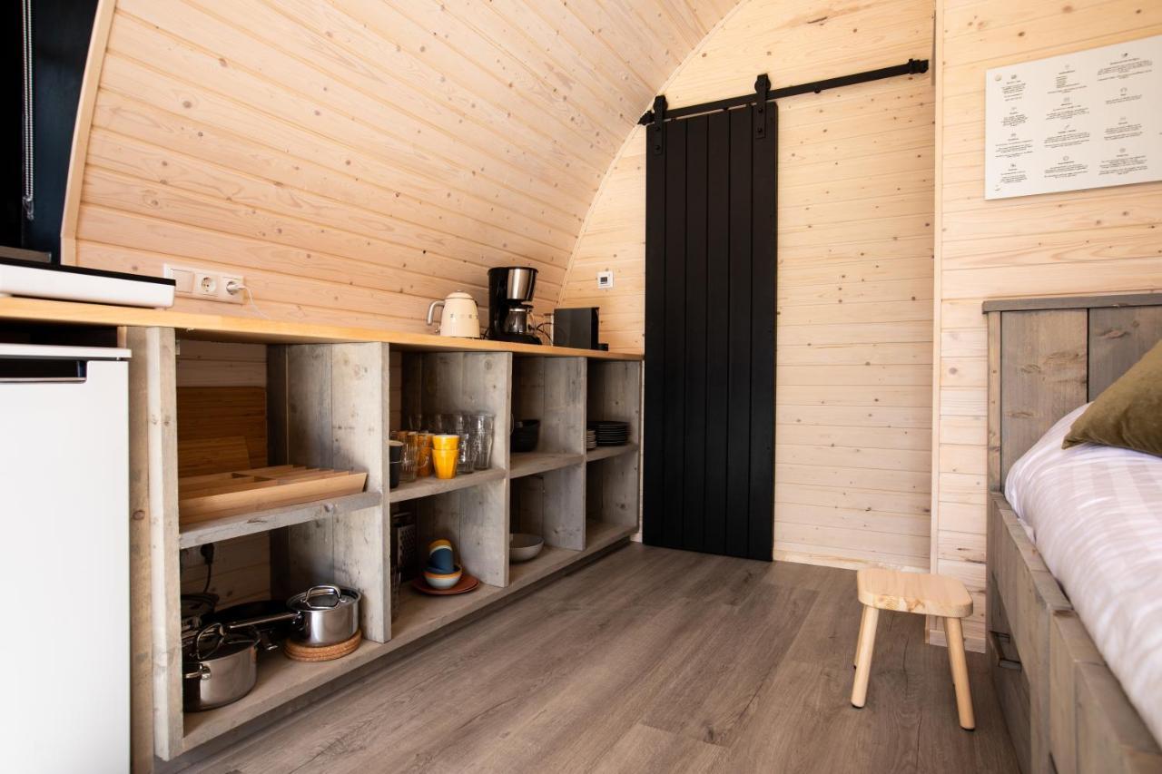 Pod Huisje Met Hottub Докьом Екстериор снимка