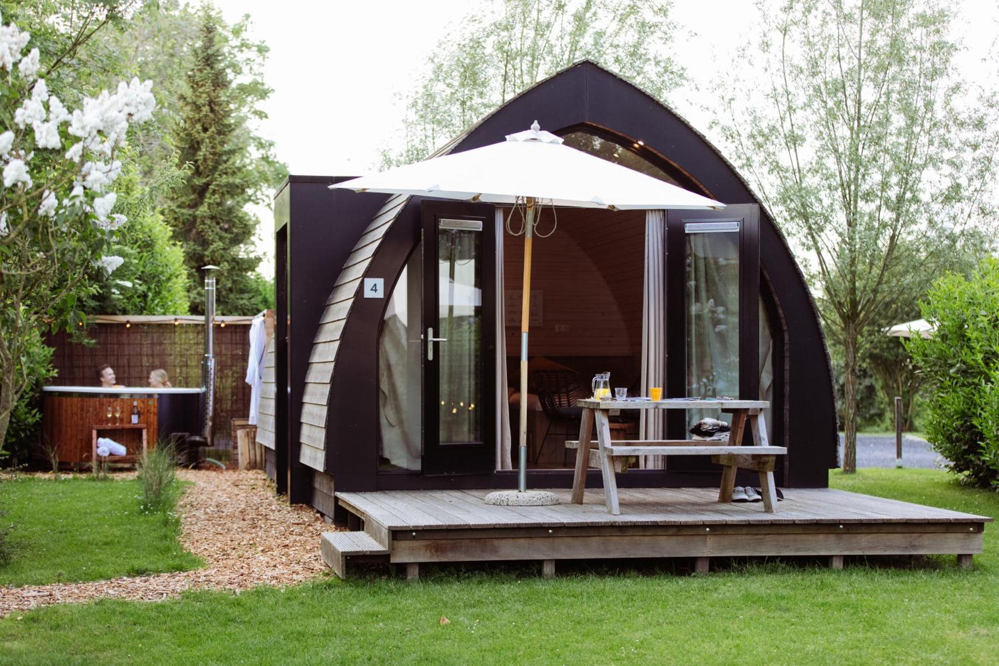 Pod Huisje Met Hottub Докьом Екстериор снимка