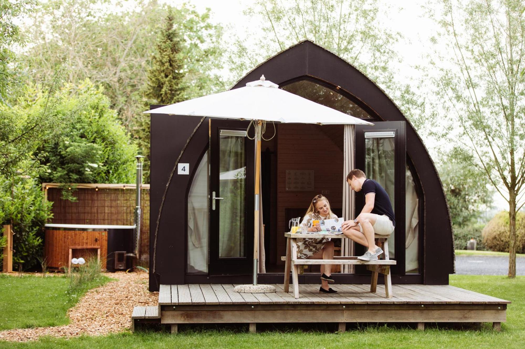 Pod Huisje Met Hottub Докьом Екстериор снимка